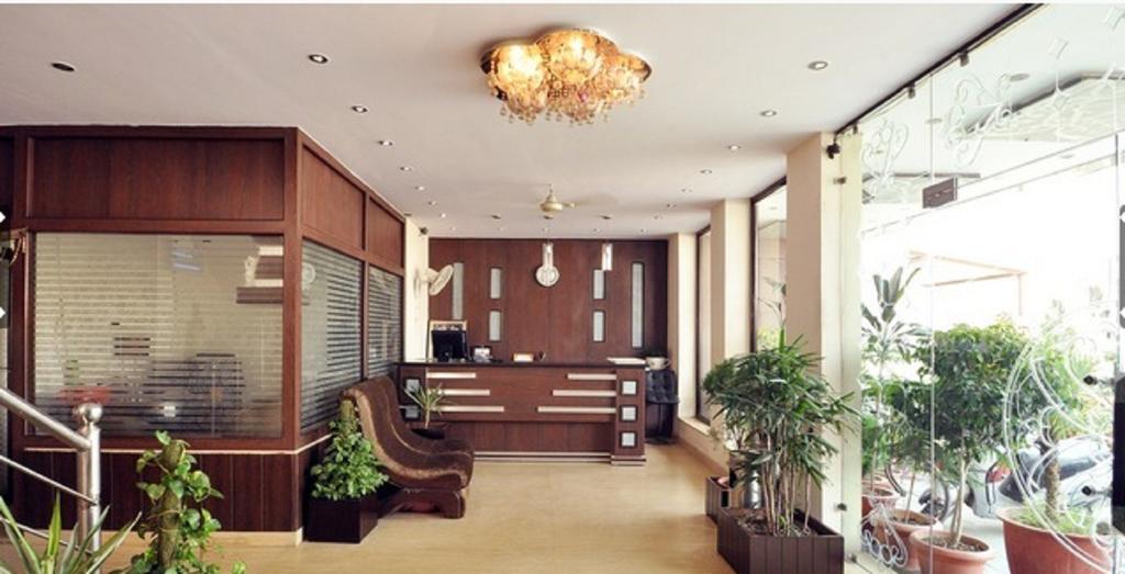 โฮเต็ล จัสมิน Hotel หริทวาร ภายนอก รูปภาพ